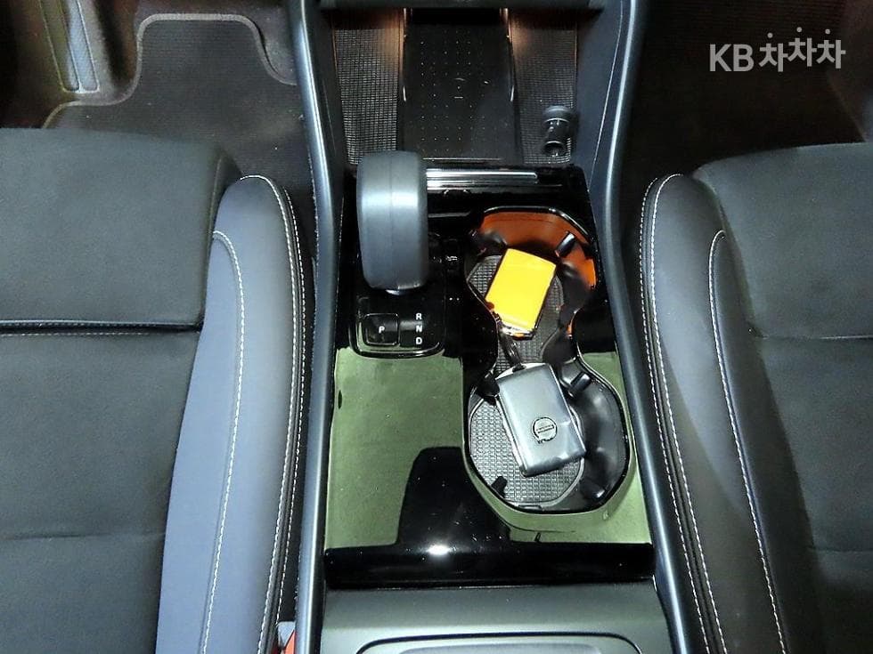 Volvo XC40 RechargeTwin Ultimate Стандартен - 12