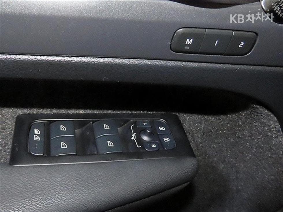 Volvo XC40 RechargeTwin Ultimate Стандартен - 13