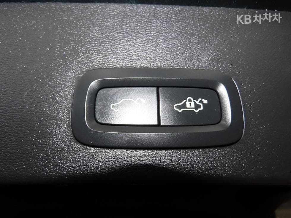 Volvo XC40 RechargeTwin Ultimate Стандартен - 15