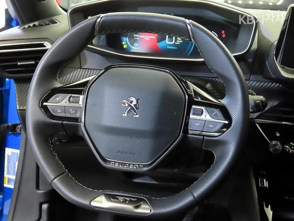 Peugeot e-2008Allure - 8