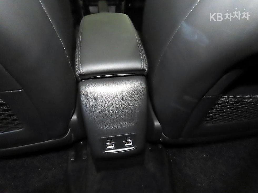 Peugeot e-2008Allure - 16