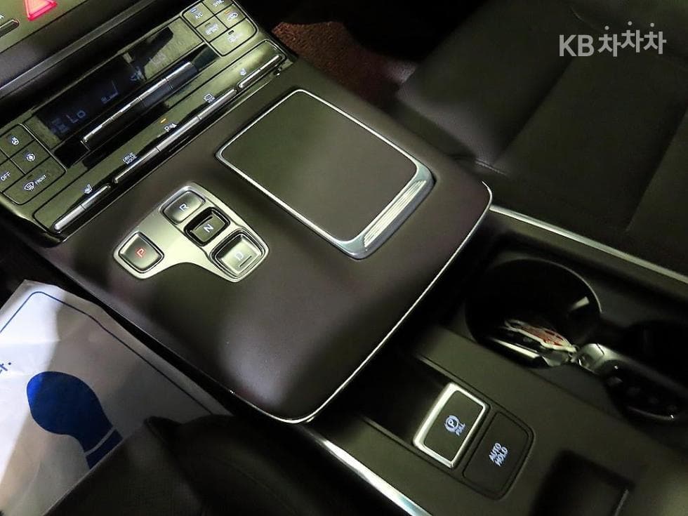 Хюндай The New (фейслифт) Grandeur (Azera) Хибрид2.4 Premium - 12
