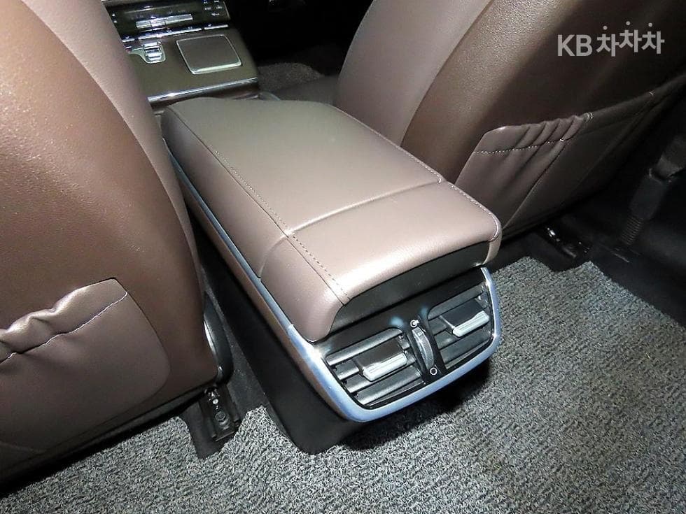Хюндай The New (фейслифт) Grandeur (Azera) Хибрид2.4 Premium - 18