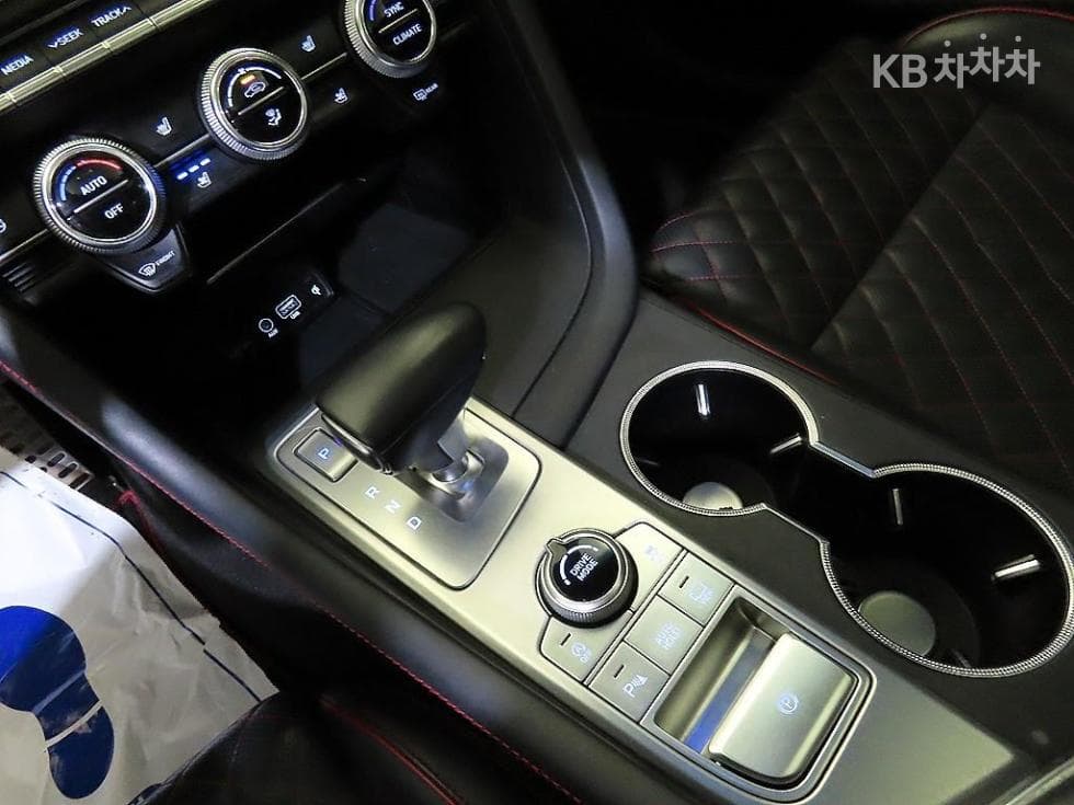 Дженезис G702.0T AWD Sport Package - 12