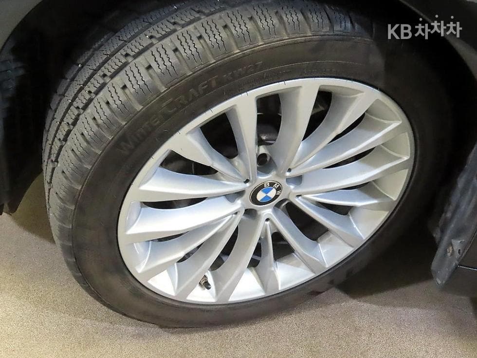BMW 올Нов5 Серия (G30)520i Luxury - 20