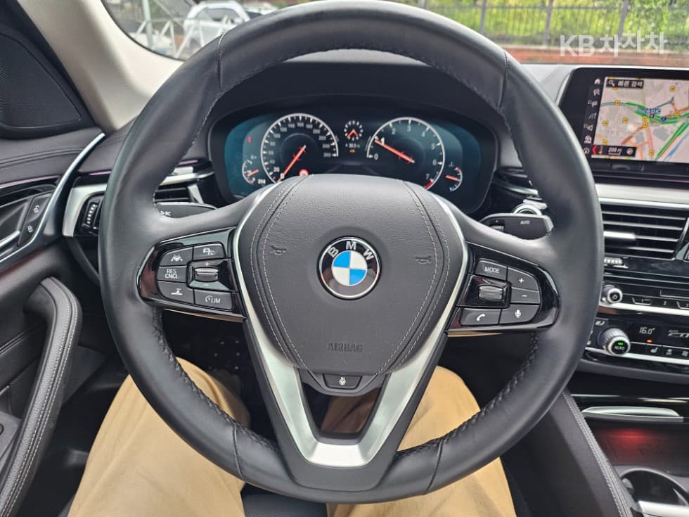 BMW 올Нов5 Серия (G30)520i Luxury - 18