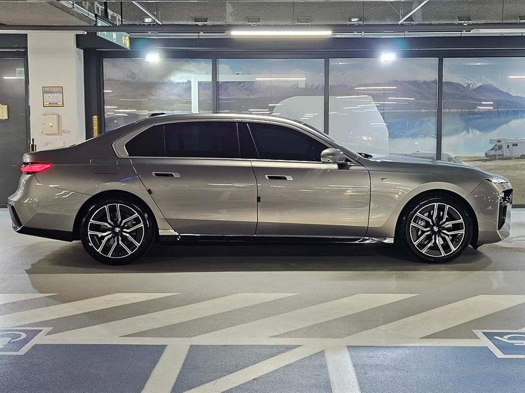 BMW 7시리즈(G70)740i xDrive M Sport - 3