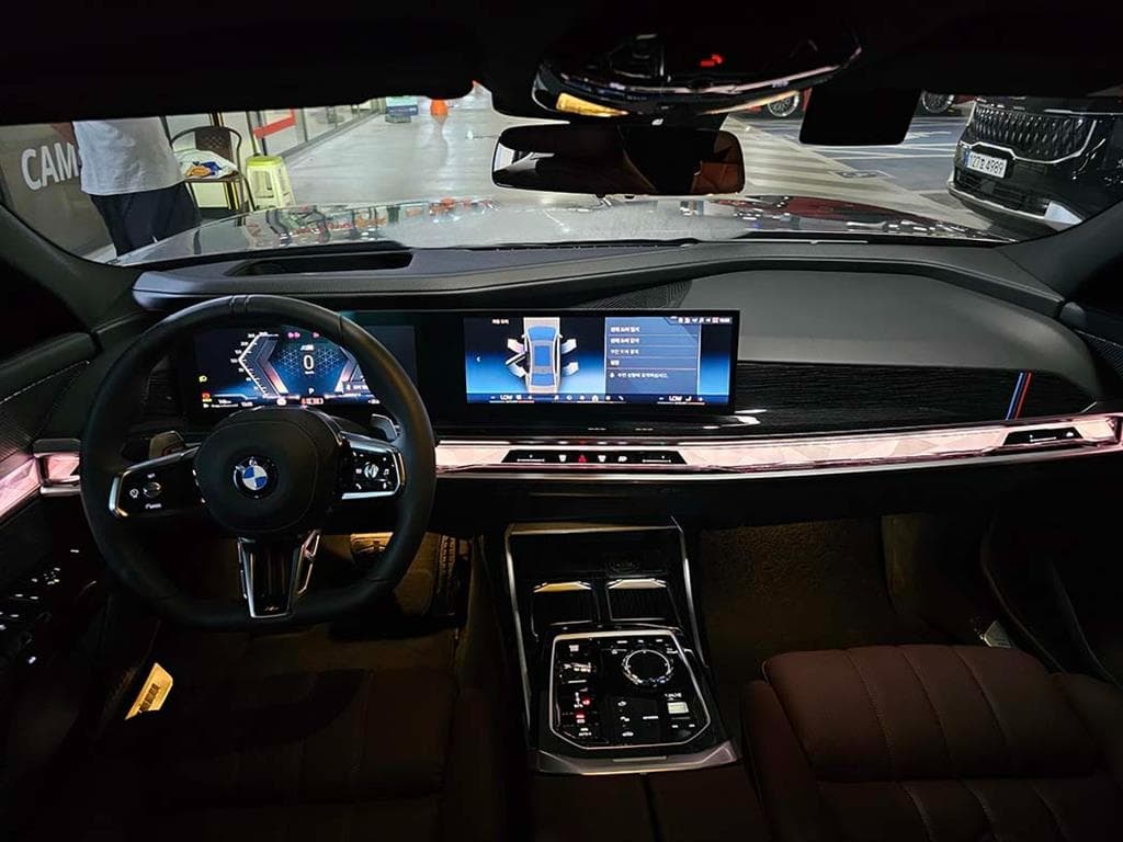 BMW 7시리즈(G70)740i xDrive M Sport - 11