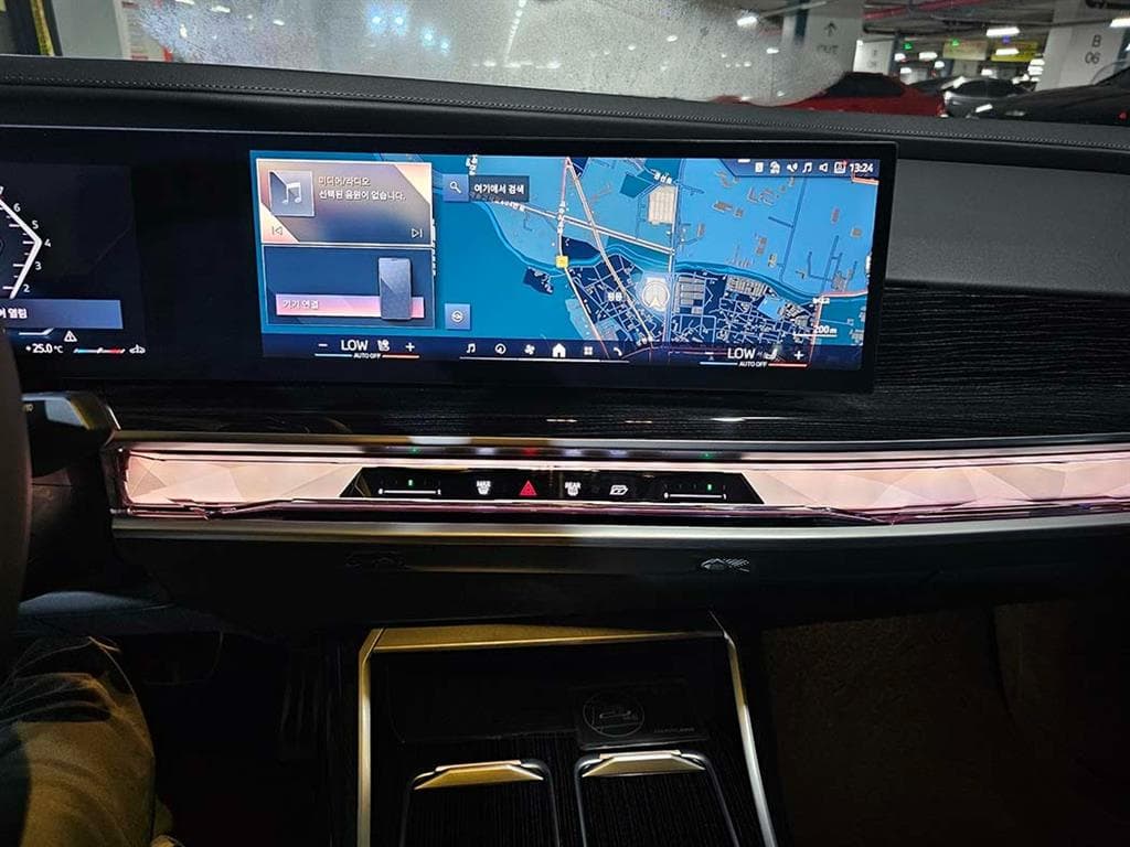 BMW 7시리즈(G70)740i xDrive M Sport - 13