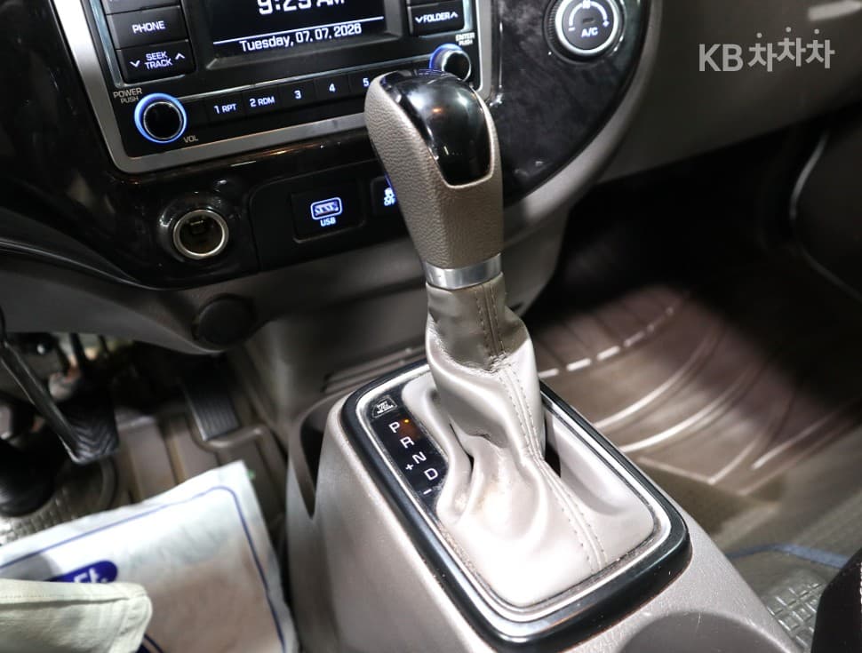 Хюндай Porter 2Удължено междуосие Super Cab CRDi Premium - 11