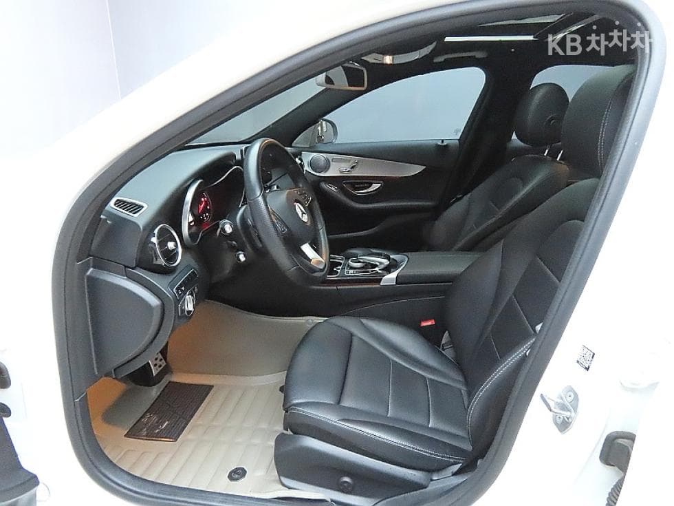 Mercedes-Benz The New (фейслифт) C-КласC220d Avantgarde W205 - 10