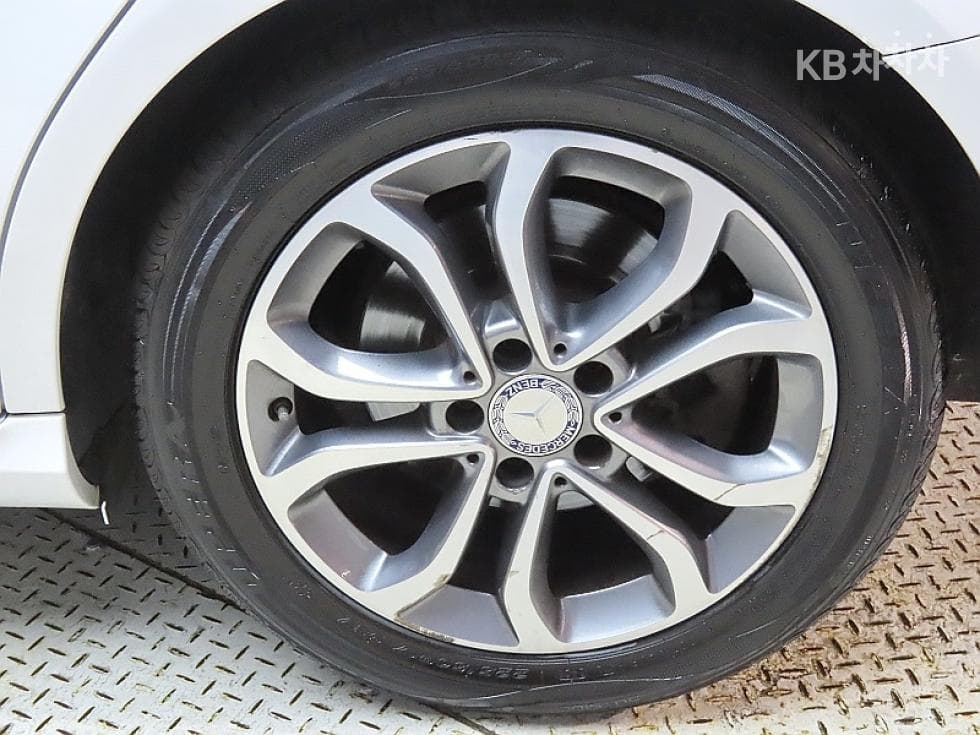 Mercedes-Benz The New (фейслифт) C-КласC220d Avantgarde W205 - 20