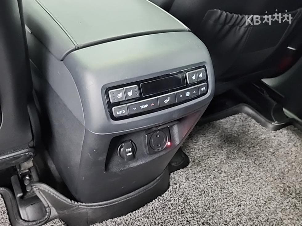 Hyundai Palisade3.8 Gasoline 7-seater (Limousine) AWD Prestige - 14