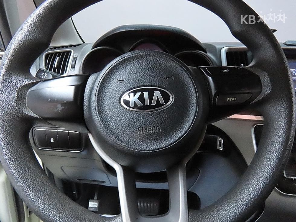 Киа The New (фейслифт) Рей (ван) Ван1.0 Бензин Ван 2-местен Висок клас - 18