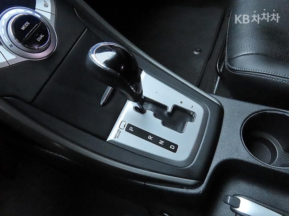 Хюндай Avante (Elantra)MDM16 GDi LUXURY - 9