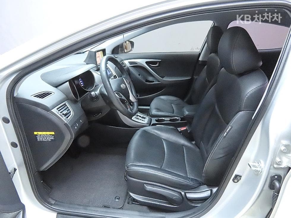 Хюндай Avante (Elantra)MDM16 GDi LUXURY - 10
