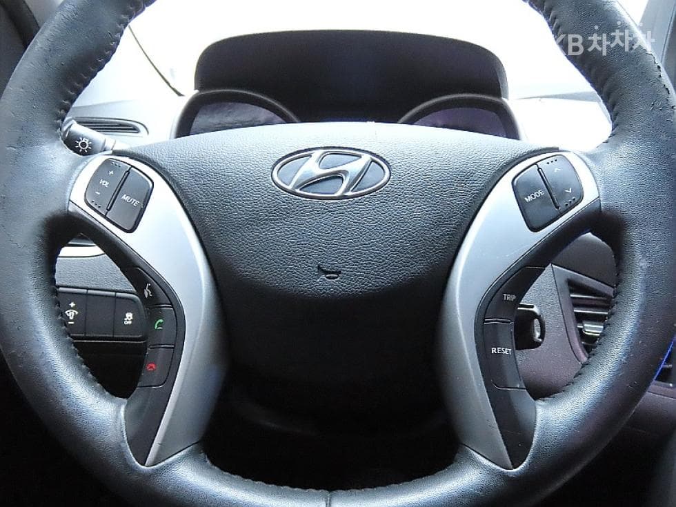 Хюндай Avante (Elantra)MDM16 GDi LUXURY - 18