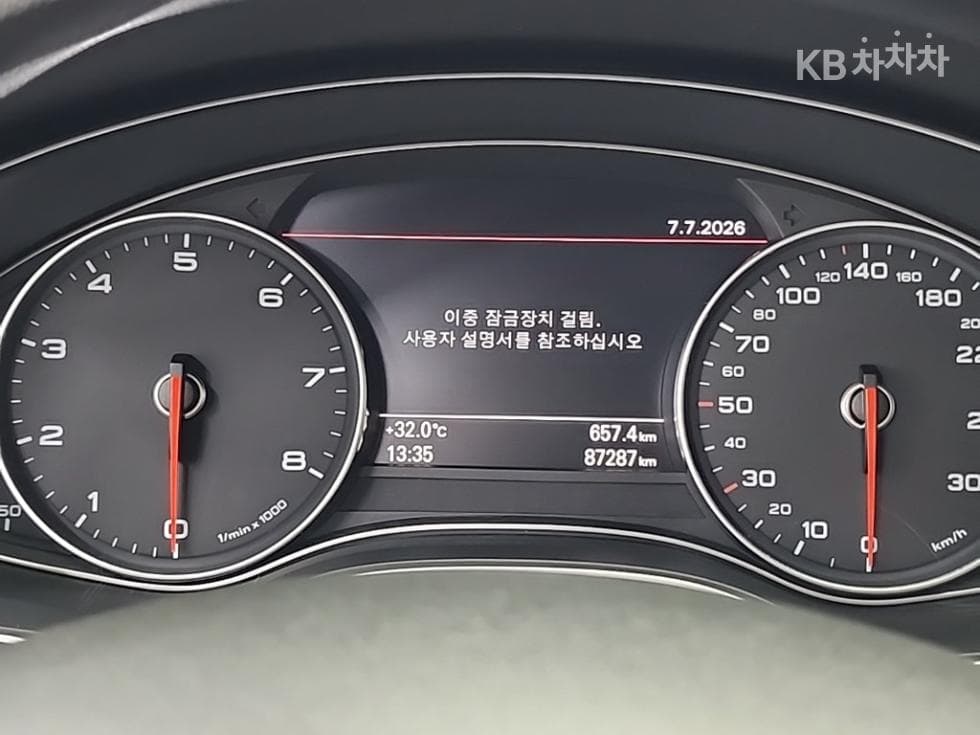 Ауди NEW A63.0 TFSI 콰트로 C7 - 6