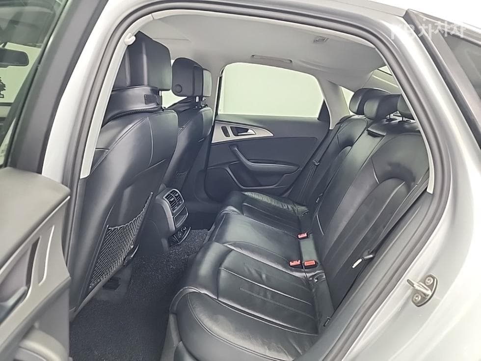 Ауди NEW A63.0 TFSI 콰트로 C7 - 12