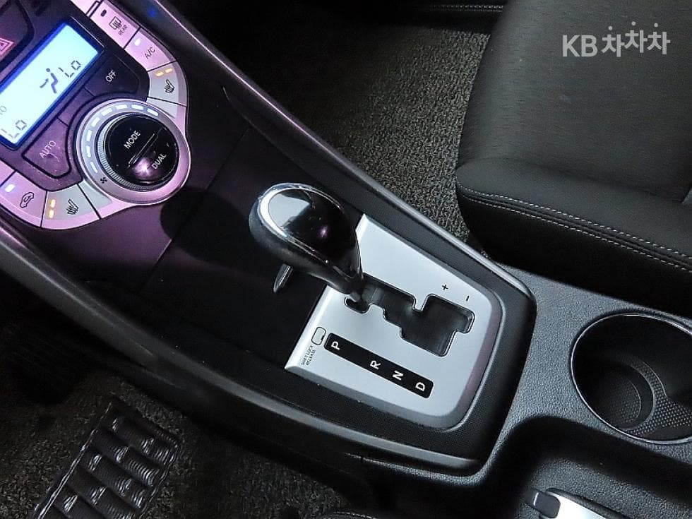Хюндай Avante (Elantra)MDM16 GDi LUXURY - 9