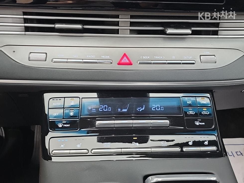 Hyundai The New (facelift) Grandeur (Azera)2.5 Premium 초이스 - 10