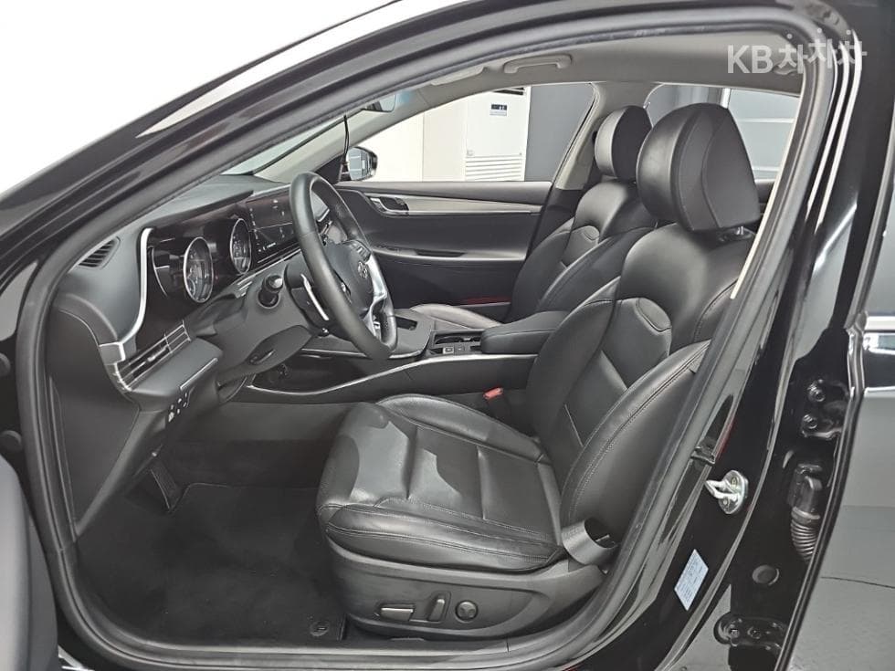 Hyundai The New (facelift) Grandeur (Azera)2.5 Premium 초이스 - 11
