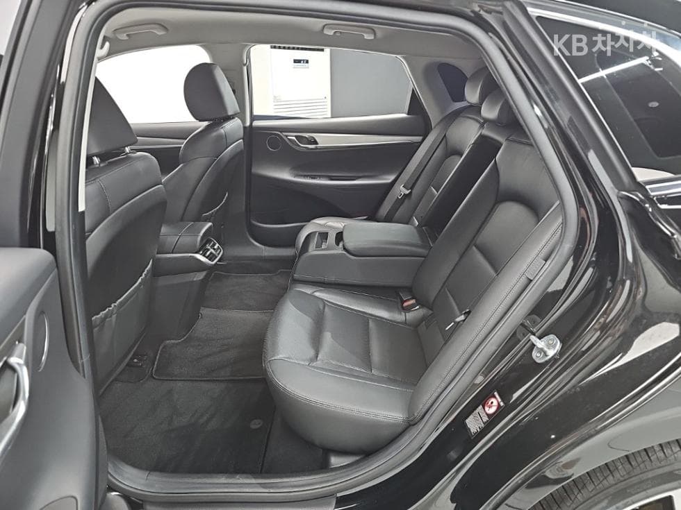 Hyundai The New (facelift) Grandeur (Azera)2.5 Premium 초이스 - 12