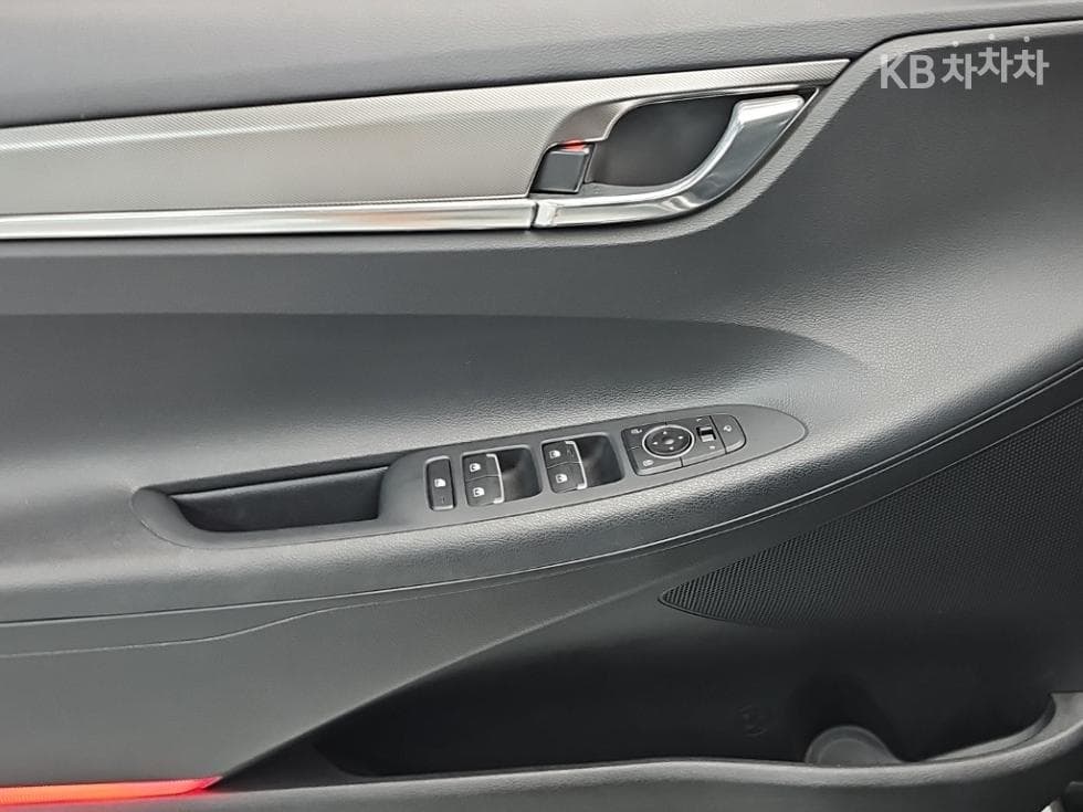 Hyundai The New (facelift) Grandeur (Azera)2.5 Premium 초이스 - 16