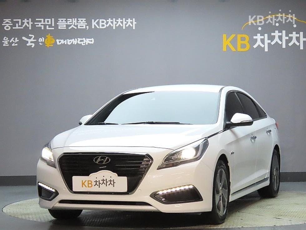 Хюндай Соната LF Хибрид 2.0 HEV Premium Специал (специален признак/издание) - Image 1