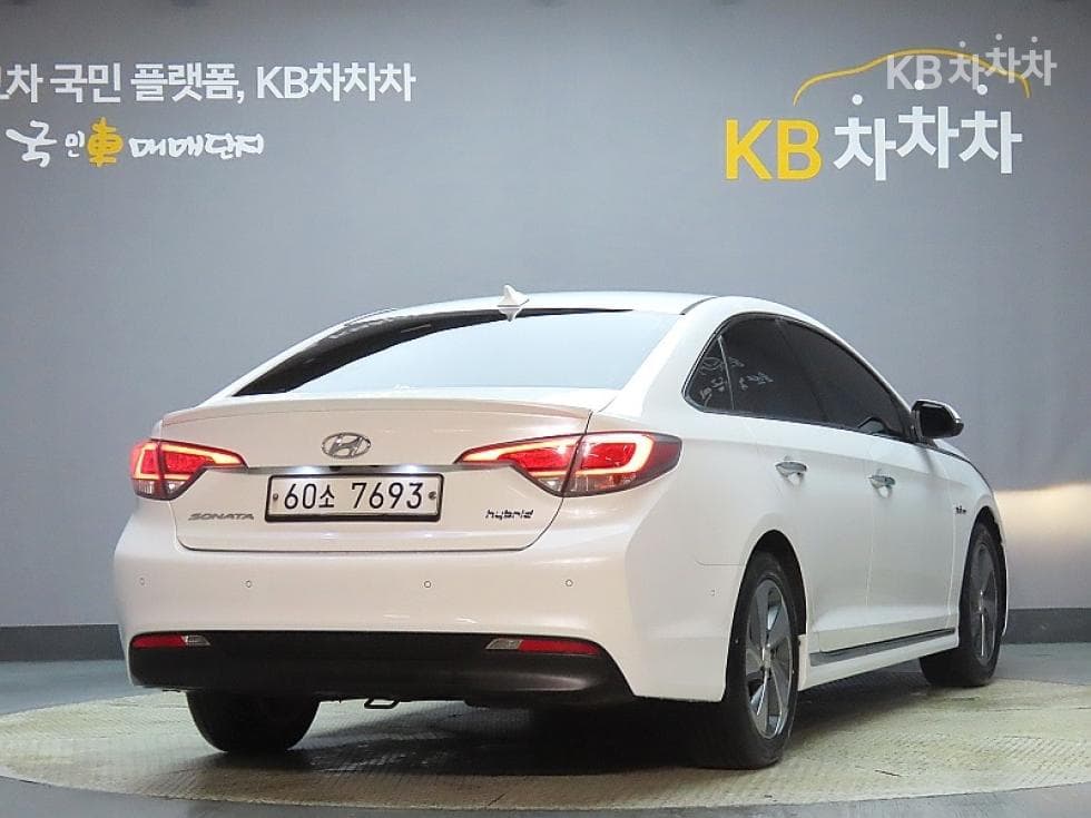 Хюндай Соната LF Хибрид2.0 HEV Premium Специал (специален признак/издание) - 2