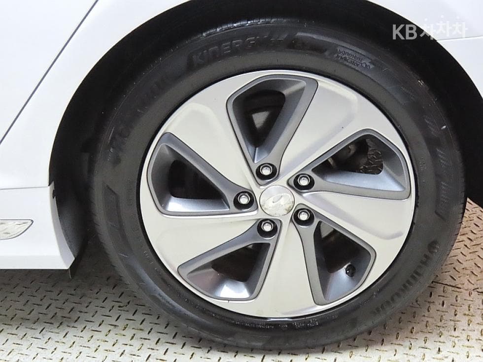 Хюндай Соната LF Хибрид2.0 HEV Premium Специал (специален признак/издание) - 20