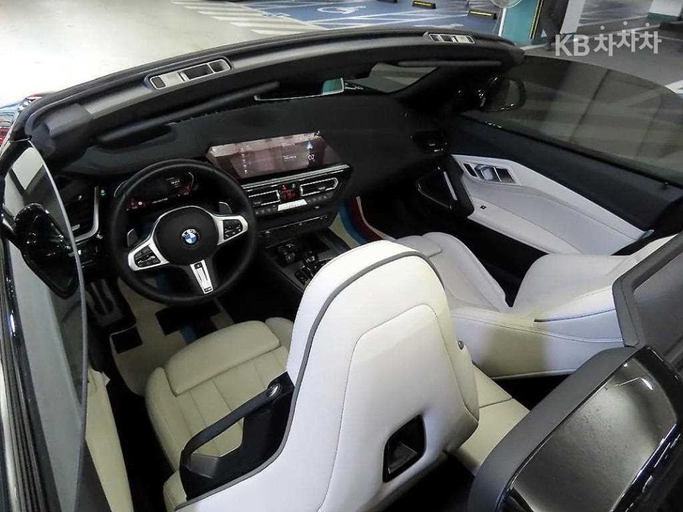 BMW All New Z4sDrive 20i M 스포츠 라Местен - 14