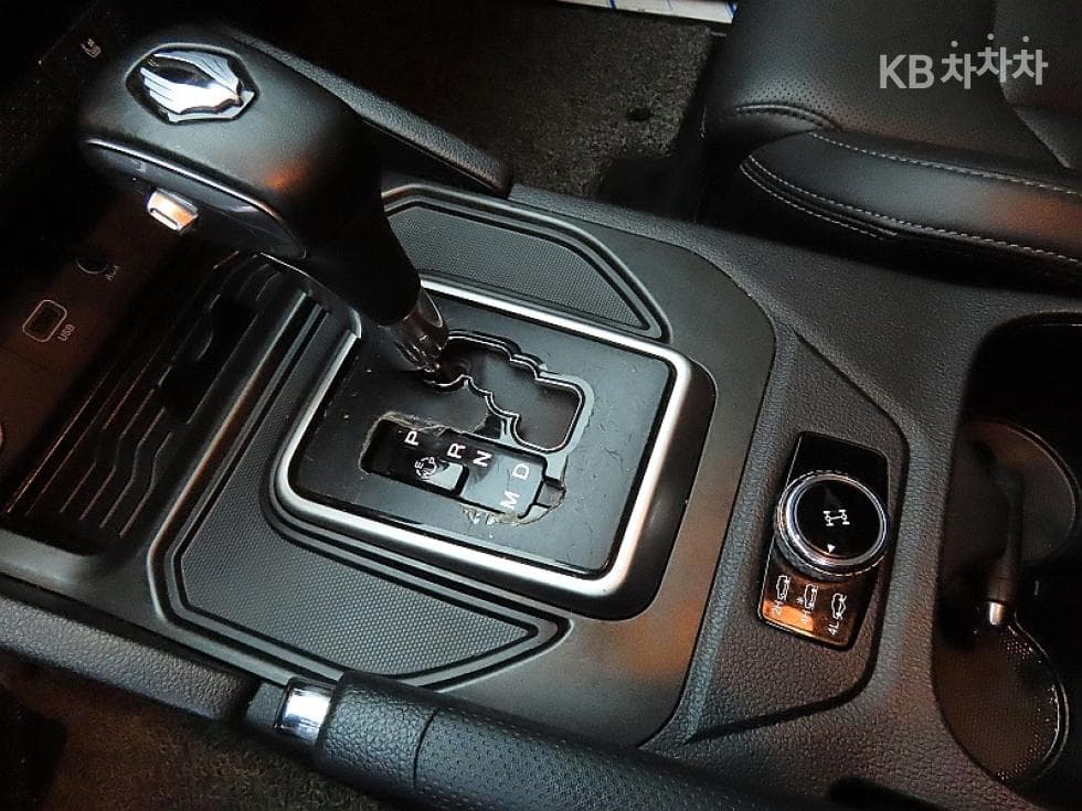 КейДжи Мобилити Rexton 스포츠2.2 4x4 어드벤처 - 9