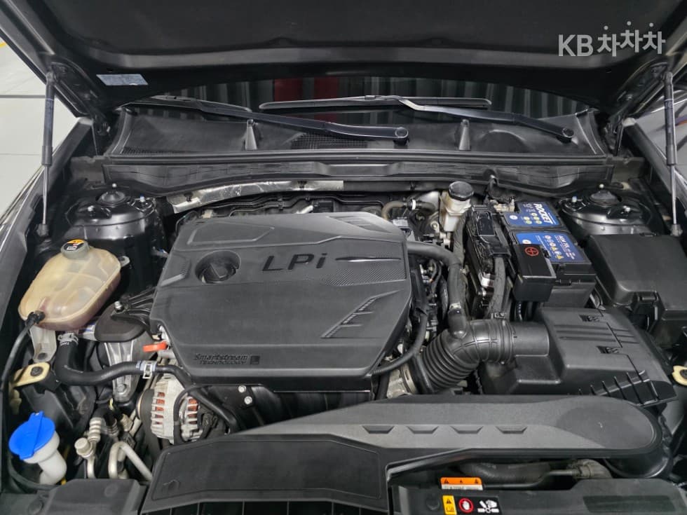 Хюндай Соната (DN8)2.0 LPG Рент-а-кар Смарт - 19