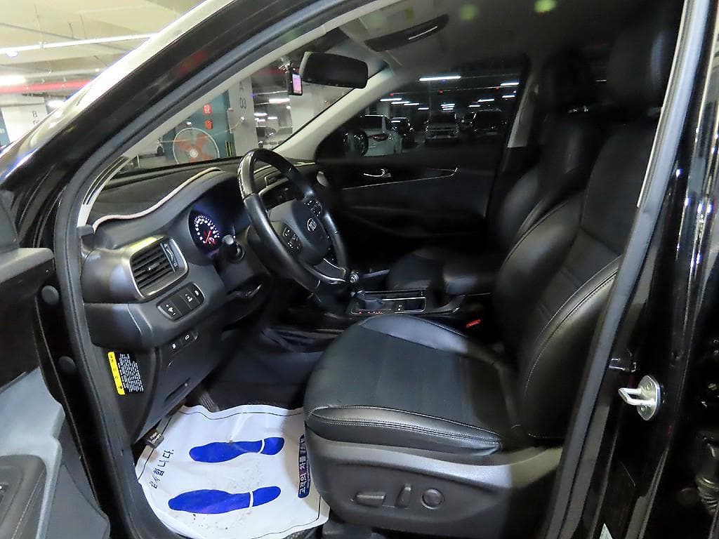 Киа All NewSorentoДизел 2.0 2WD Престиж - 6