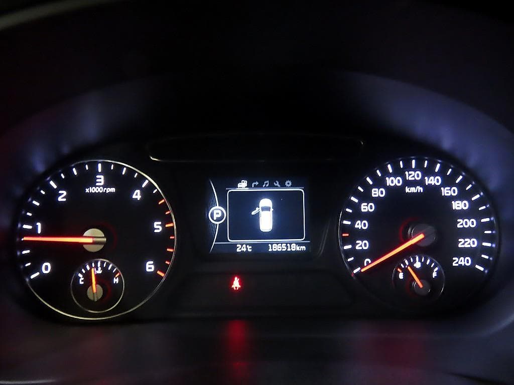 Киа All NewSorentoДизел 2.0 2WD Престиж - 9