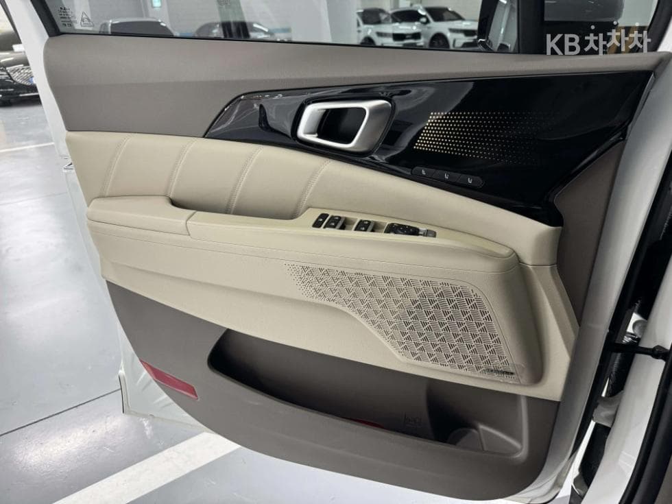 Киа The New (фейслифт) Канивал 4-то поколениеВисок Лимузин (Канивал) G3.5 GDI 7-местен (Лимузин) Signature - 16