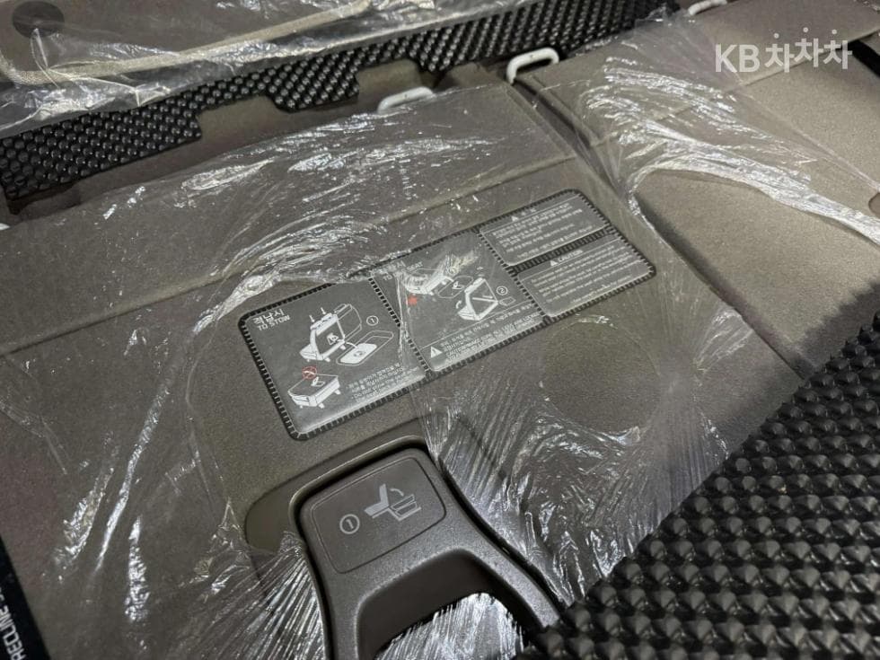 Киа The New (фейслифт) Канивал 4-то поколениеВисок Лимузин (Канивал) G3.5 GDI 7-местен (Лимузин) Signature - 25
