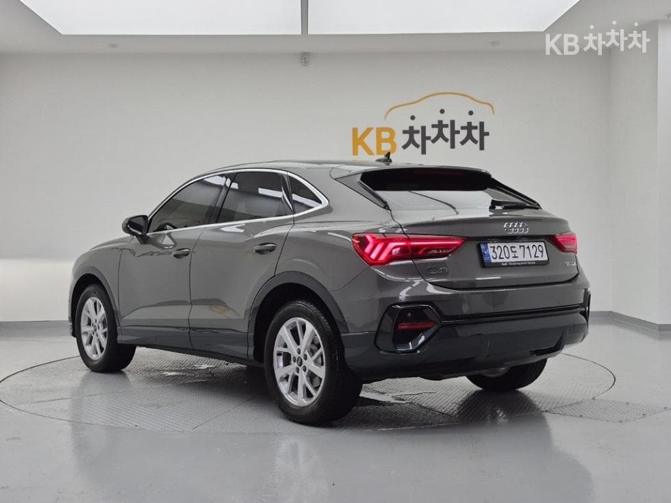 Ауди The New Q3(F3)35 Турбо Дизел Инжекция Sportback Стандартен - 3