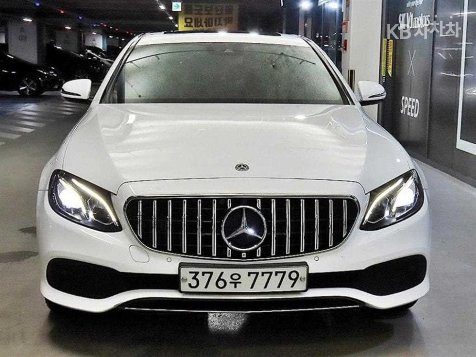 Mercedes-Benz E-Class (W213)E300 Avantgarde - 2