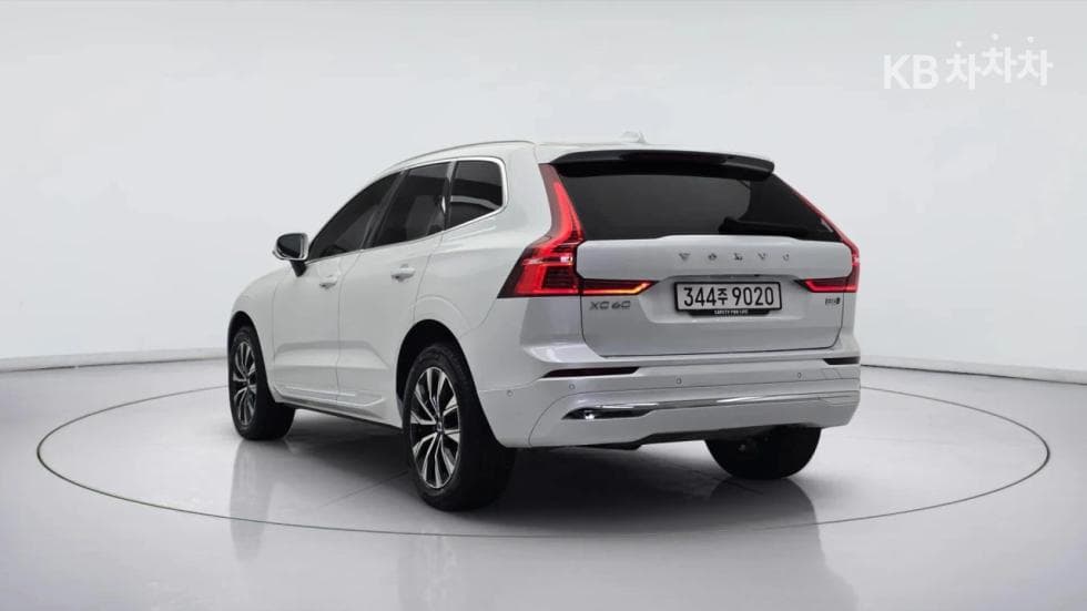 Volvo XC60 Второ поколениеB5 Ultra Bright - 4