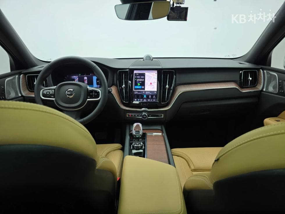 Volvo XC60 Второ поколениеB5 Ultra Bright - 8