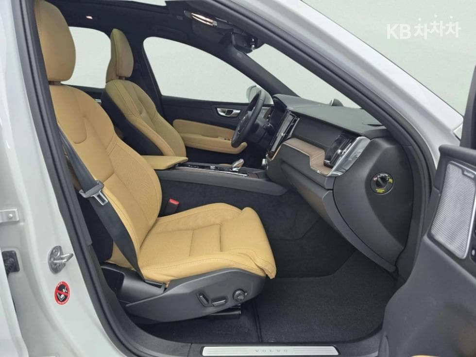 Volvo XC60 Второ поколениеB5 Ultra Bright - 11