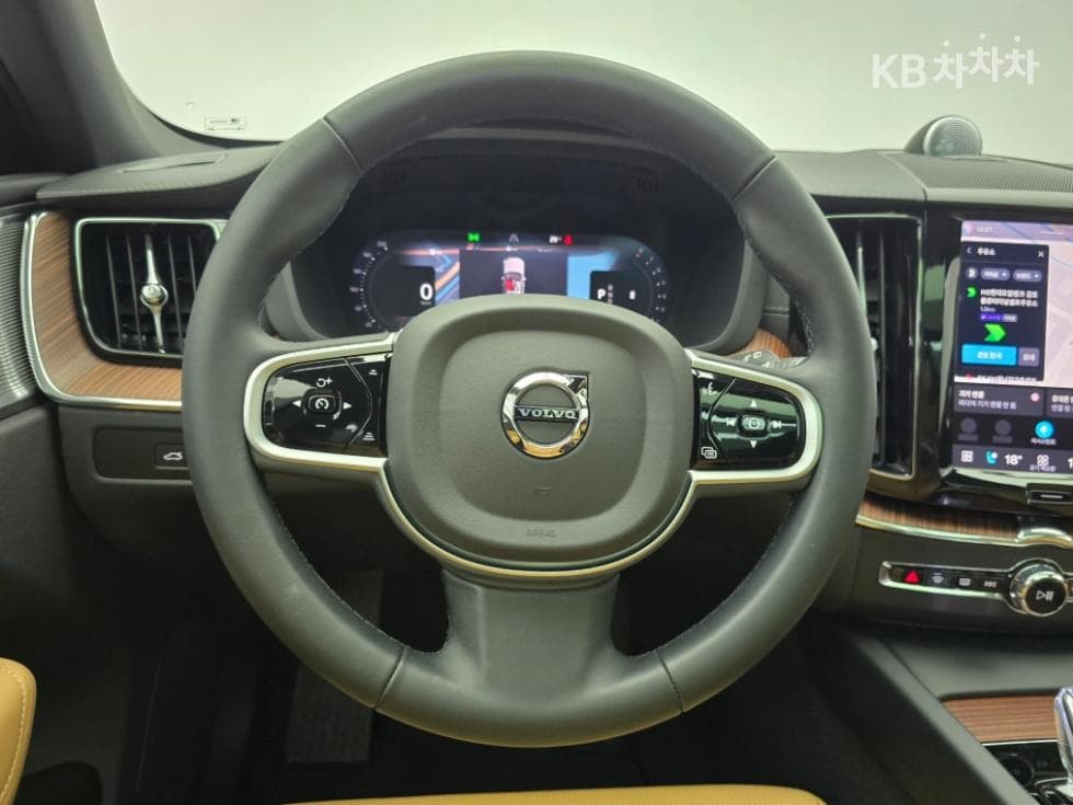 Volvo XC60 Второ поколениеB5 Ultra Bright - 13