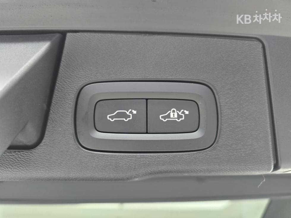 Volvo XC60 Второ поколениеB5 Ultra Bright - 26