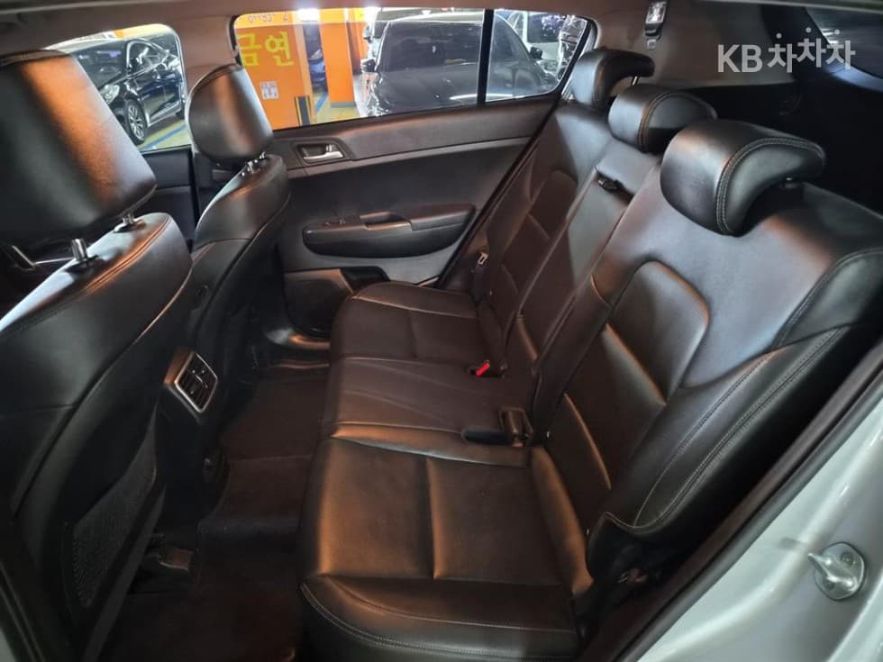 Kia Sportage 더 볼드2.0 Diesel 2WD Prestige - 16
