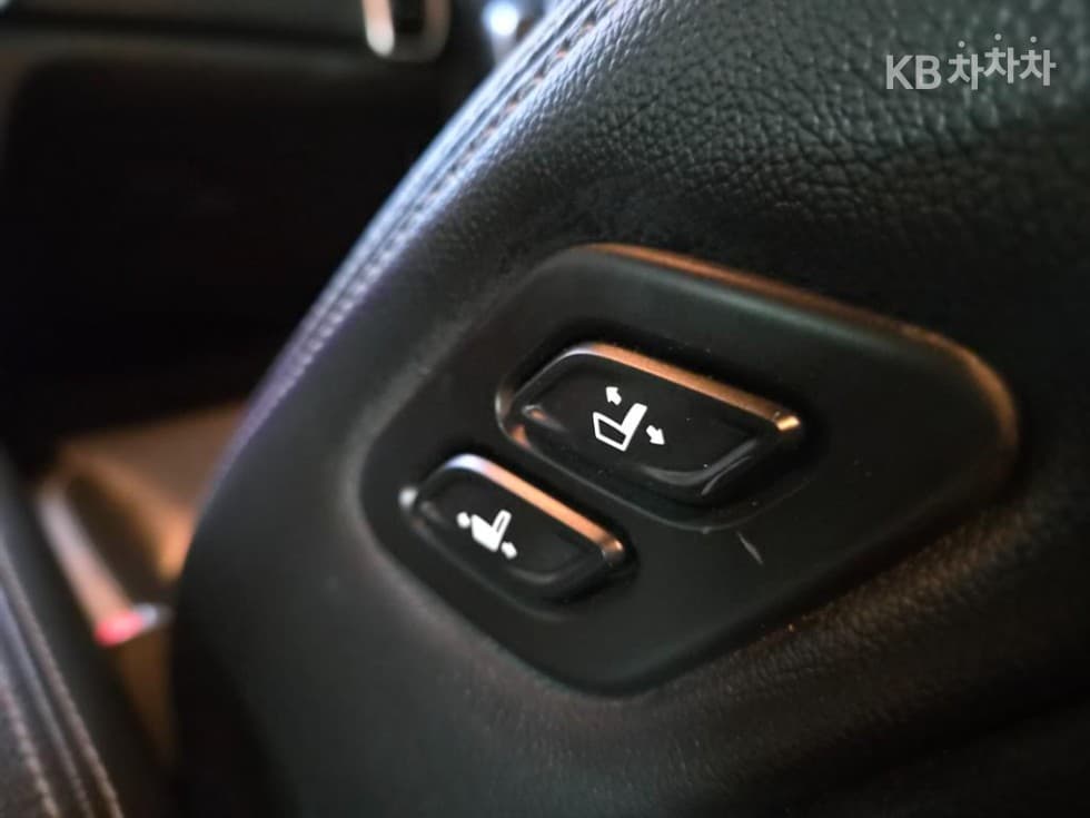 Kia Sportage 더 볼드2.0 Diesel 2WD Prestige - 18