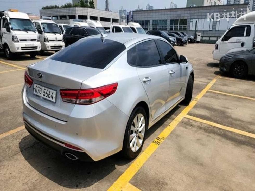 Kia K5 Second generation2.0 Gasoline MX Prestige - 3