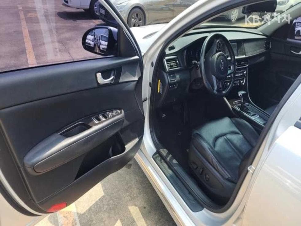 Kia K5 Second generation2.0 Gasoline MX Prestige - 10