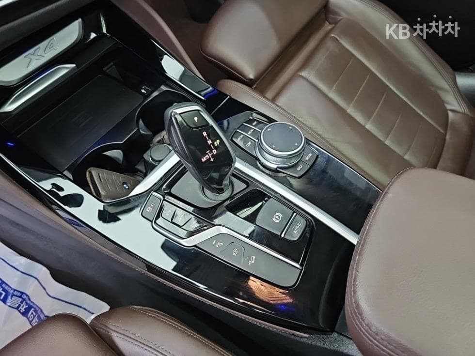 BMW New X4 (G02)xDrive 20d xLine - 8